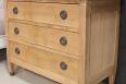 Commode ou Table de nuit 3 tiroirs ralise en Chne de style Directoire Finition Chne Bross Patin