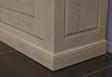 Bibliothque 2 portes coulissantes ralise en Chne massif de style Directoire Finition Chne bross Naturel intrieur ET Chne Bross Taupe patin