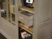 Bibliothque 2 portes coulissantes ralise en Chne massif de style Directoire Finition Chne bross Naturel intrieur ET Chne Bross Taupe patin