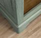 Bibliothque Thiago ralise en chne massif de style Louis Philippe 4 tagres Vert Antik