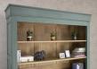 Bibliothque Thiago ralise en chne massif de style Louis Philippe 4 tagres Vert Antik