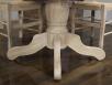 Table ronde Benoit de style Louis Philippe ralise en Chne massif diamtre 105 avec 2 allonges de 40 cm Finition Chne Bross Blanchi