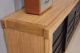 Buffet 4 portes coulissantes ralis en Chne Massif de style Contemporain 