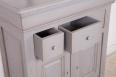 Petit Buffet 2 portes 4 tiroirs Thimoty ralis en chne massif de style Louis Philippe Finition Chne Bross Gris Patin SEULEMENT 1 DISPONIBLE